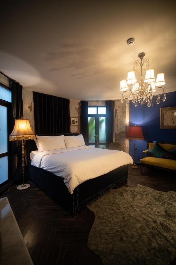 Baan Tuk Din Hotel Bangkok Bagian luar foto