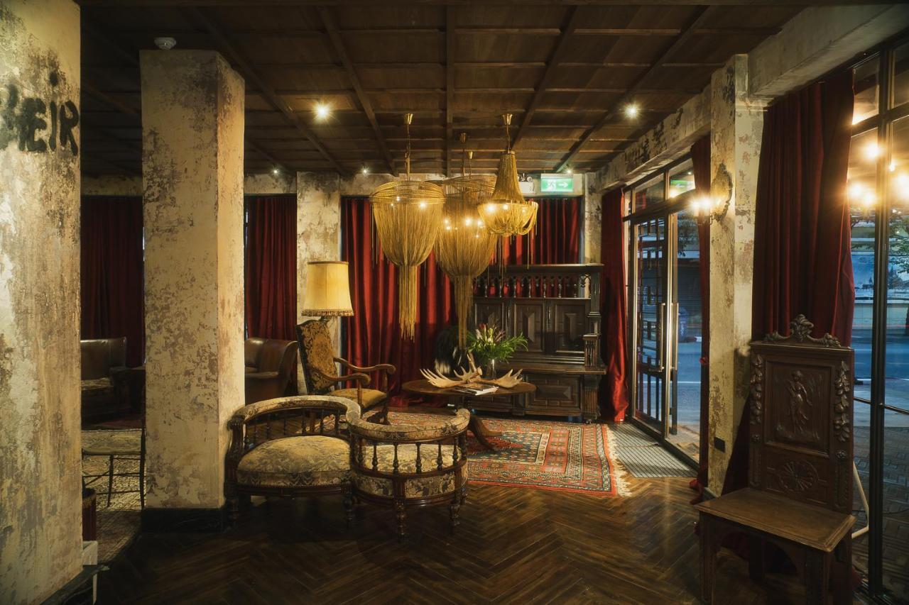 Baan Tuk Din Hotel Bangkok Bagian luar foto