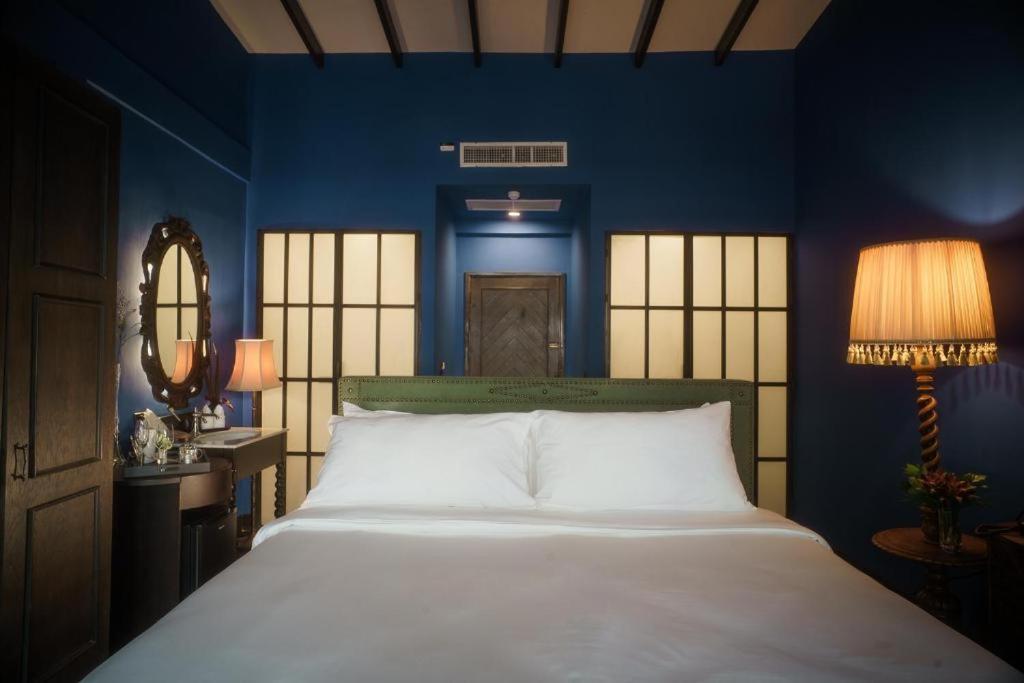 Baan Tuk Din Hotel Bangkok Bagian luar foto